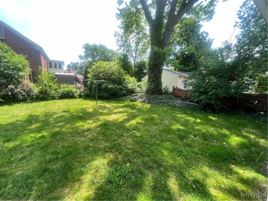 Photo - 909 James Ave