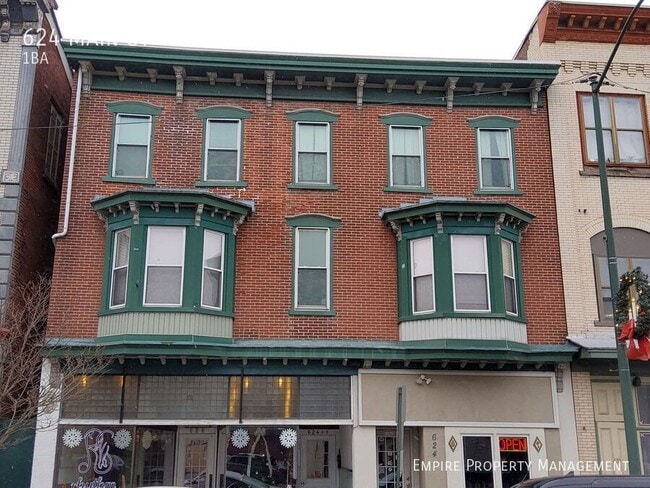 Building Photo - 624 Main St Unit Commercial Storefront