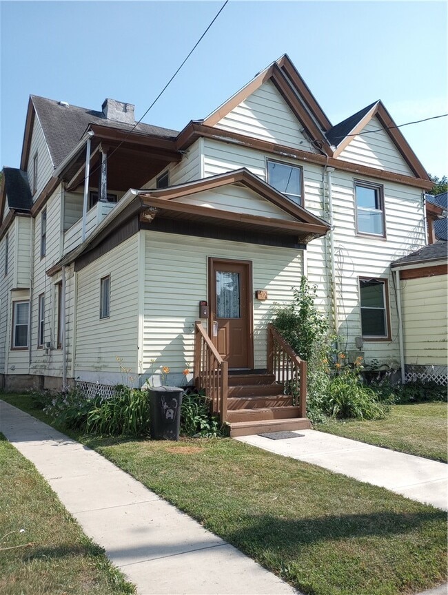 Building Photo - 410 Linden Pl