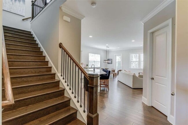 Photo - 1450 Edgebrook Ct NE