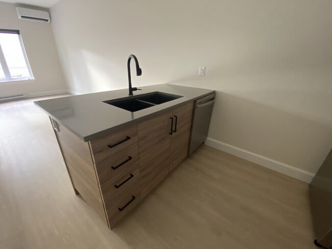 Photo - 180 Hillsborough Rd Unit 103