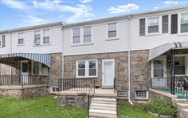 Building Photo - Updated 3BR Catonsville Townhome | Rear Off-Street Parking | Deck + Covered Porch | Stainless Kit...