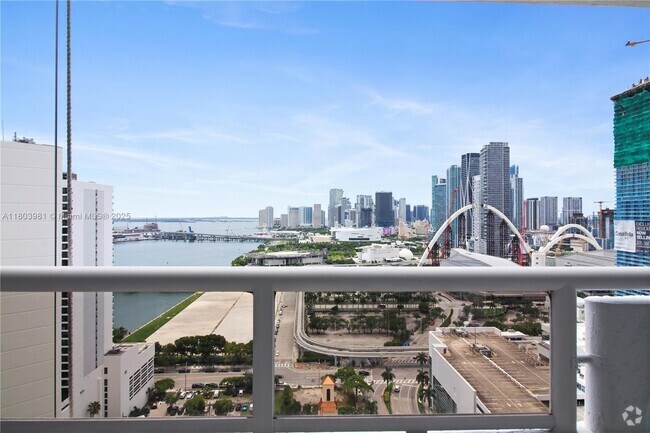 Building Photo - 1717 N Bayshore Dr Unit A-3353 Rental