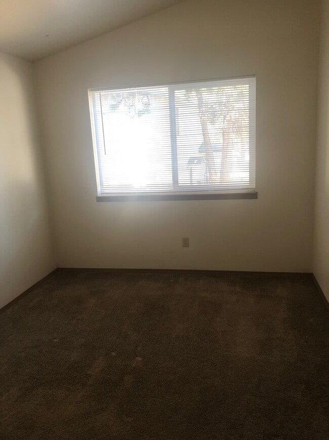 Photo - 1285 NW Stannium Rd