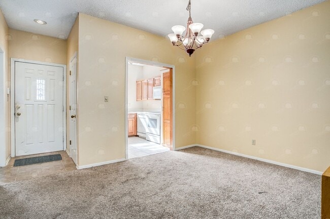 Photo - 4800 Horton St