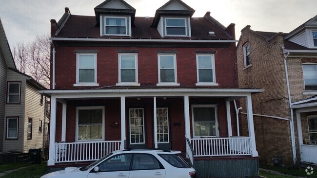 Building Photo - 253 N Spring St Rental