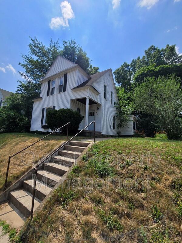 Building Photo - 932 Crescent St NE Rental