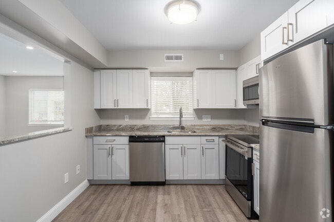 2BR, 2BA - 1240SF - Kitchen