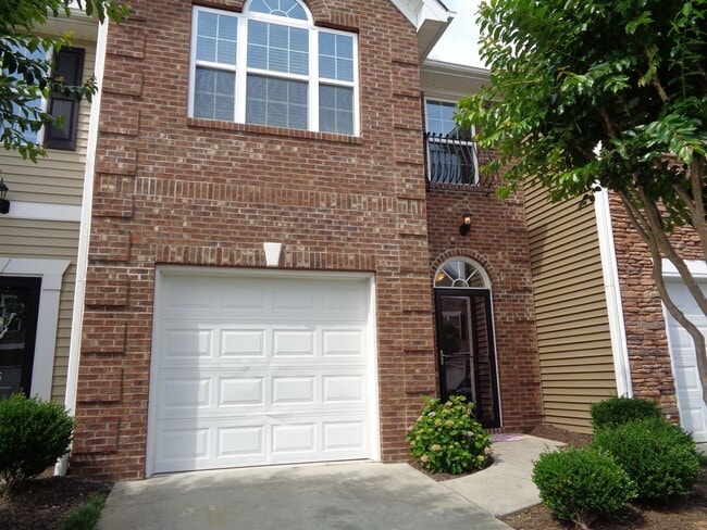 Building Photo - 3 Bedroom Townhouse with 1-Car Garage