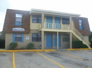 Photo - 111 Hardwood Ct Apartments