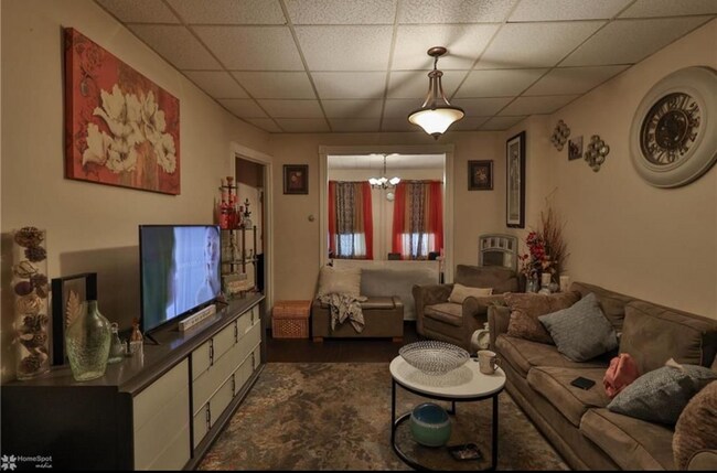 Photo - 1131 W Court St