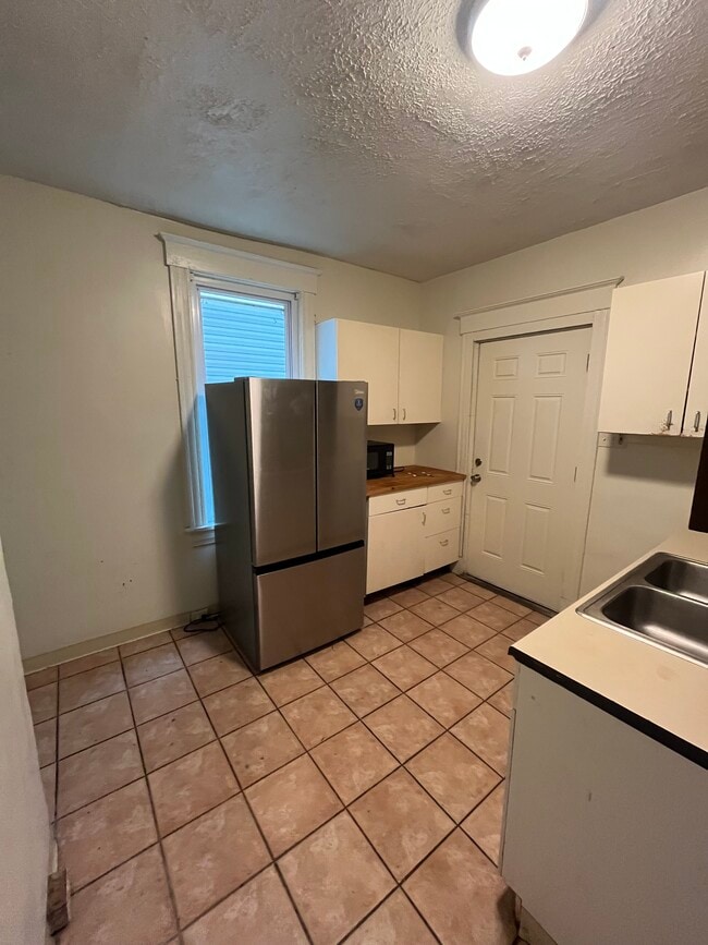 Photo - 2334 Victor St