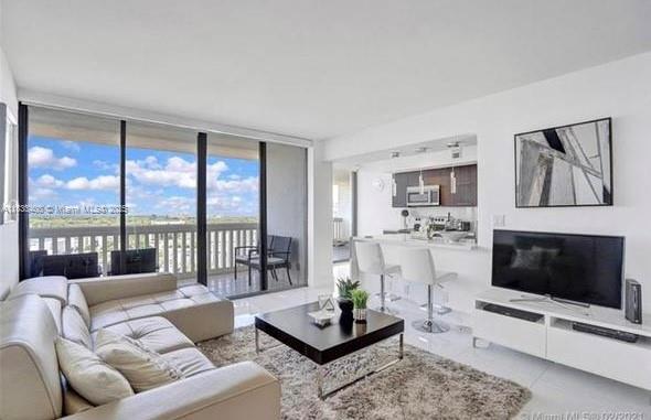 Photo - 1000 E Island Blvd Unit 1911