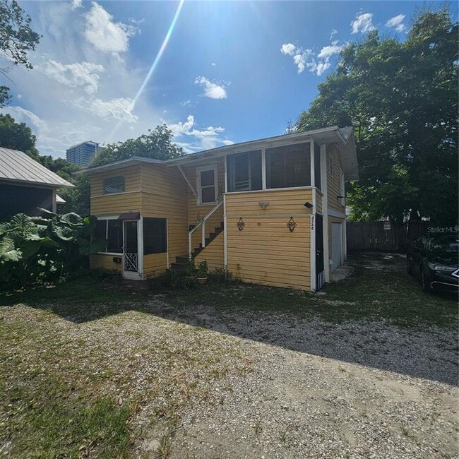 432 1/2 Highland Ave