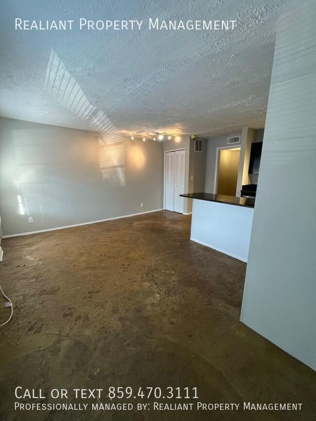 Photo - 468 N. Limestone-10 Unidad 10