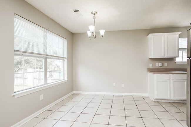 Photo - 4471 Bishop Hills Dr