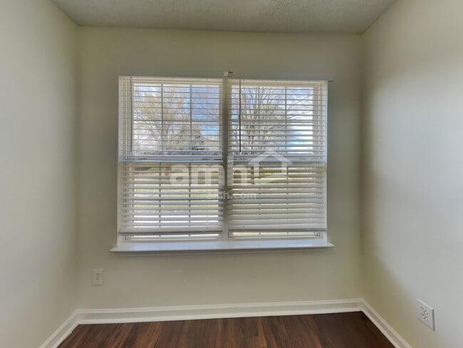 Photo - 510 Fairview Lake Way