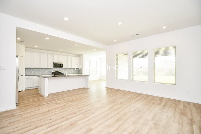 Photo - 5624 Forest Cove Drive