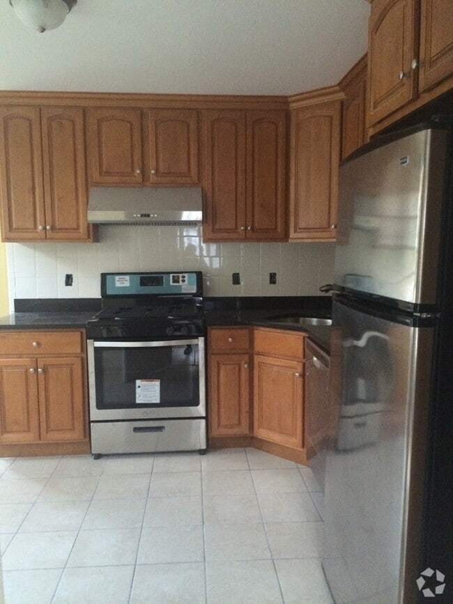 Building Photo - 127 Elliot St Rental