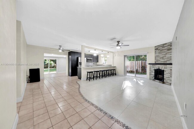 Photo - 1610 SW 30th Pl