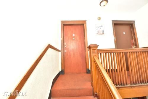 Photo - 2700 Roslyn Ave