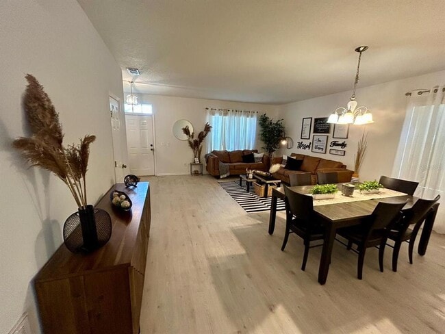 Photo - 347 Cotswold Cir