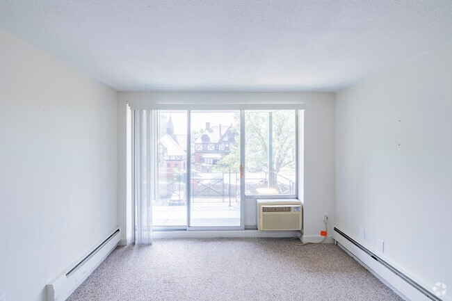 1BD, 1BA - 550SF - Living Room