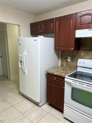 Photo - 9 NE 44th St