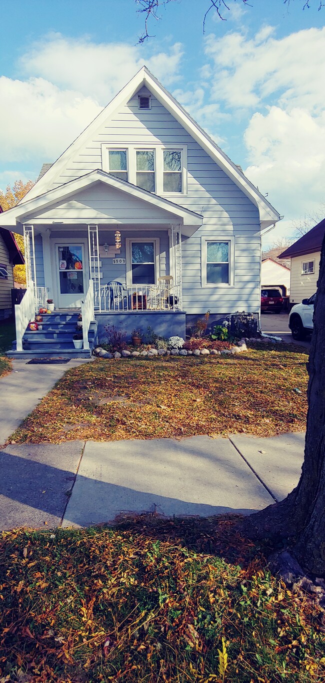 Photo - 5909 33rd Ave