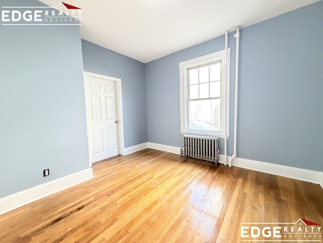 22-24 Everett Sq. Unit 1