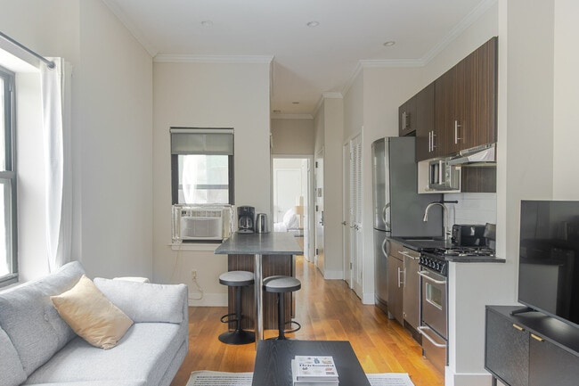 Photo - 515 W 47th St Unit FL4-ID1923