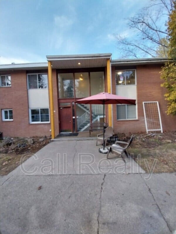Photo - 904 W Lincoln Pl Unit 2