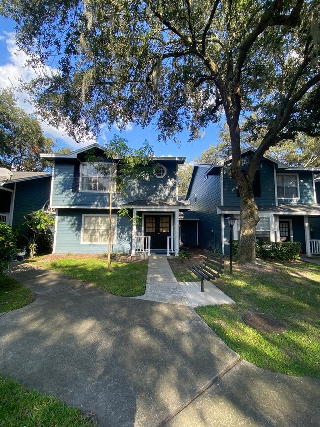 Photo - Spacious 3 Bedroom's, 2.5 bath condo in Lakeview Village.