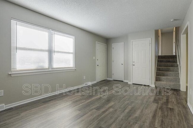 Photo - 16104 Slater Ave