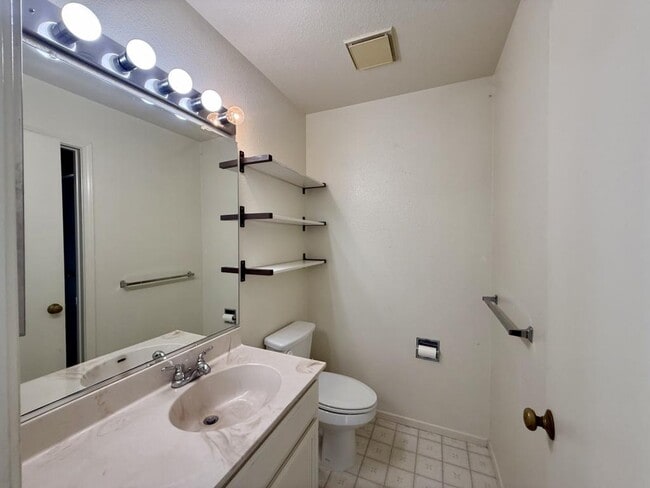 Photo - 407 N 1st Ave