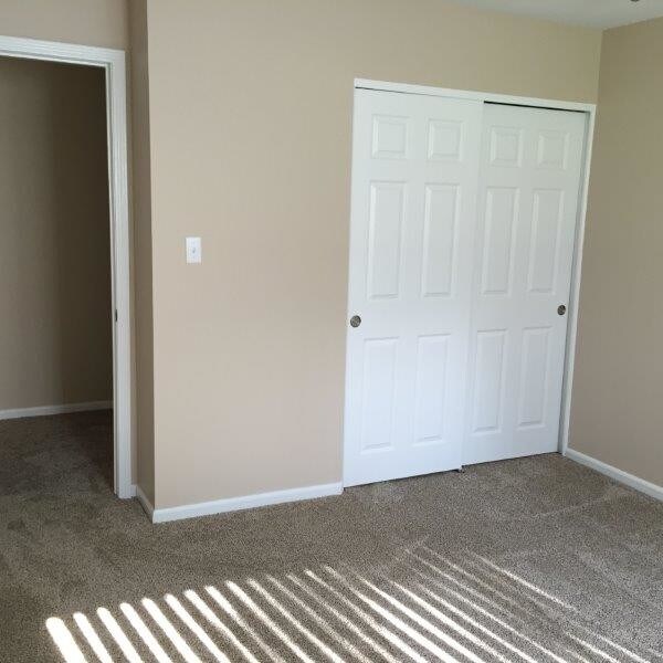 2BR, 1BA - 870SF - The Emerson - Heritage Arms