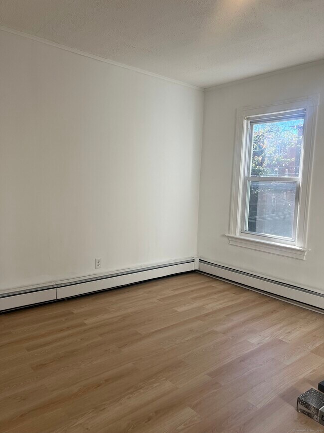 Photo - 42 Babcock St