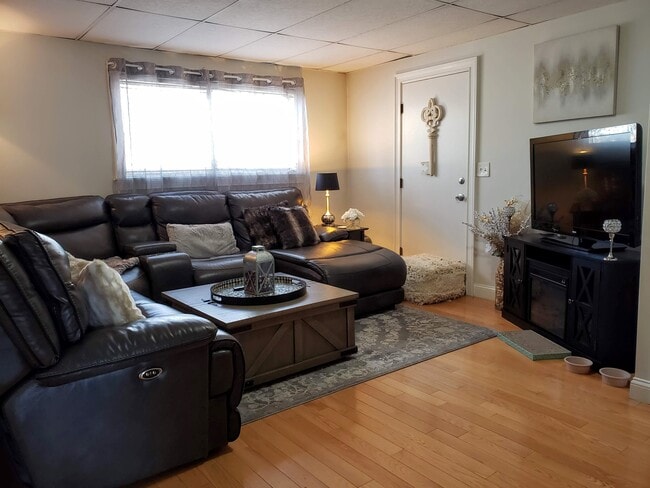 Living Room - 185 Linwood Ave Apartments Unit 2