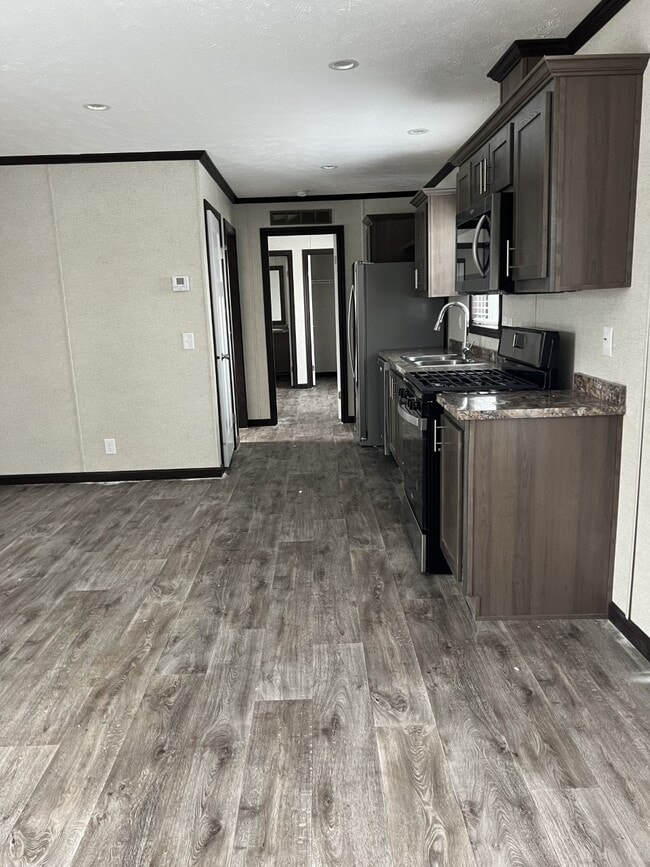 333 E Lakewood Blvd