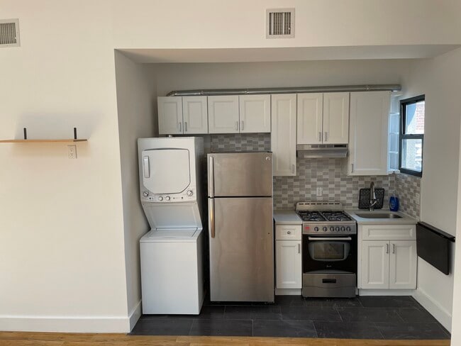 Building Photo - 1798 Pacific St Unit Fl 2 Rental