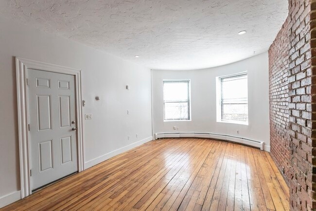 101 Cedar St Unit 2