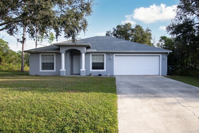 Annual Rental in North Port! - Annual Rental in North Port!