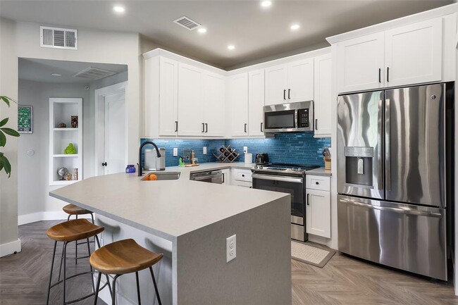 Photo - 2320 Gracy Farms Ln Unidad 938 Rental