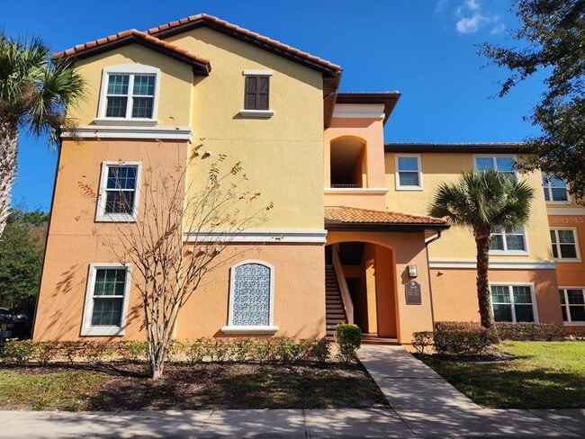 Building Photo - 5483 Vineland Rd Unit 10107