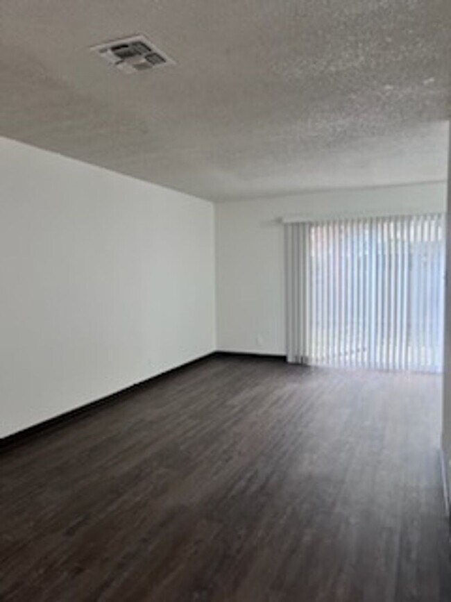 Photo - 261 W Alexander Ave Unit 261 W Alexander Ave