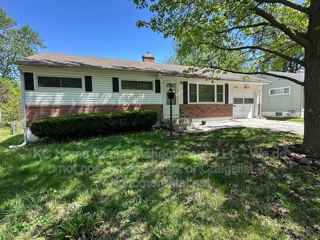 Building Photo - 10809 Ewing Ave