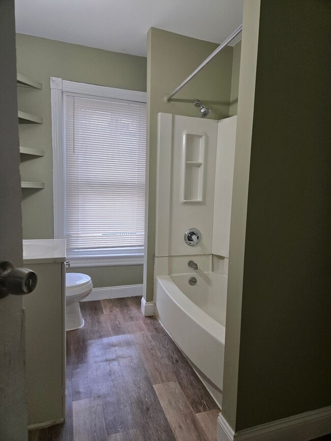 Photo - 408 N Eighth St Unidad 409 Refwal