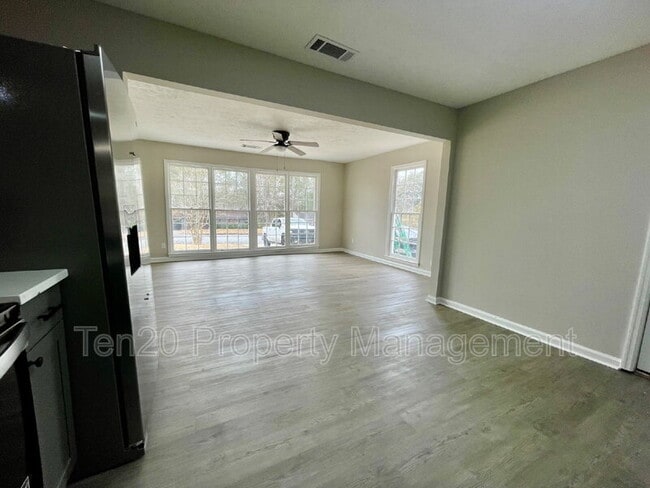 Photo - 4839 Allen St