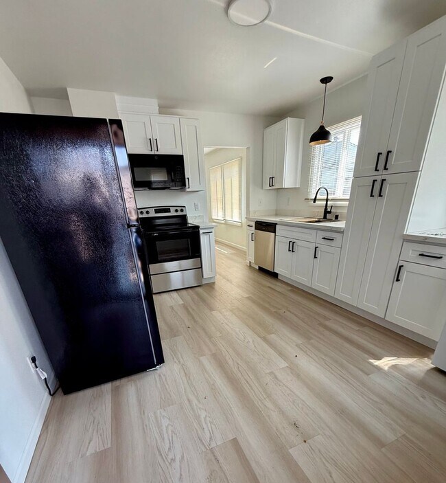 Photo - 8420 S Tacoma Way Unit 1