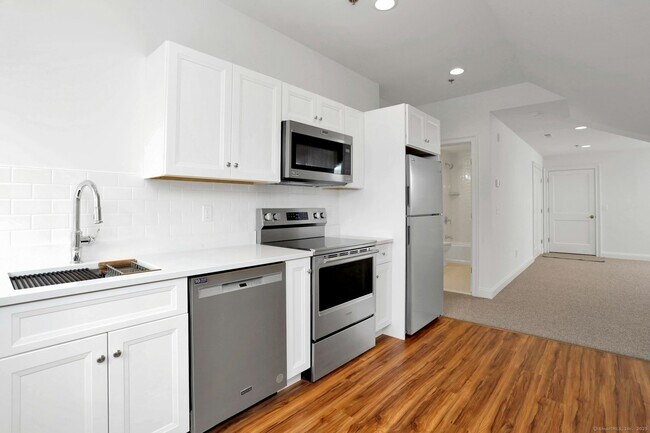 Photo - 162 Danbury Rd Unidad 2